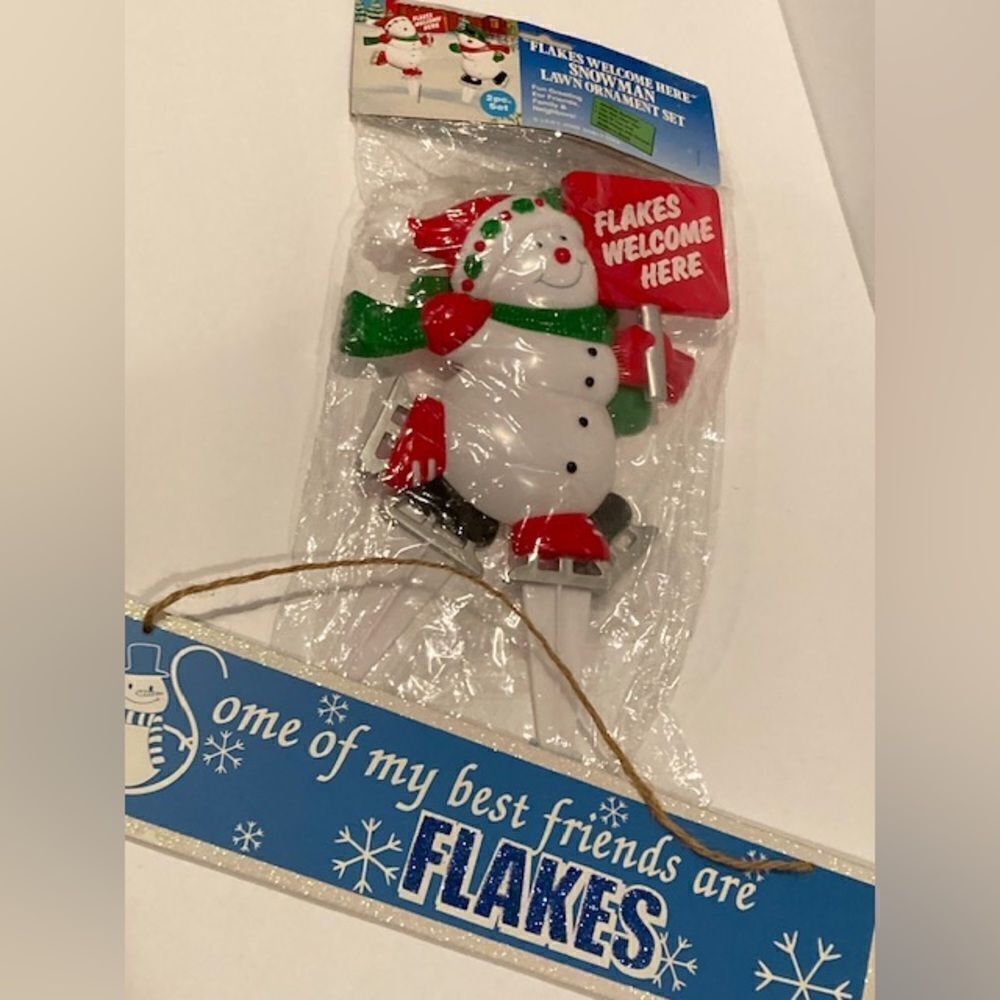 Snowman ‘Flakes Welcome Here’ Lawn Ornament Set & Flakes Snowman Sign